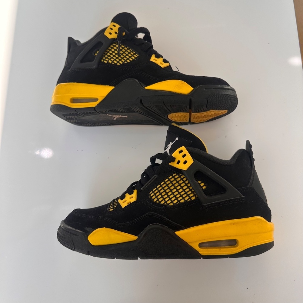 Air Jordan 4 Retro Thunder GS - Picture 5 of 9